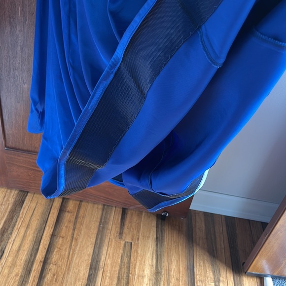 Royal Blue Prom/formal - Picture 5 of 10